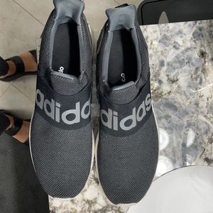 Adidas men’s tennis shoe